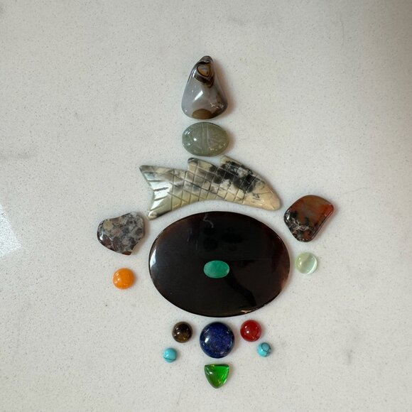 Cabochon and Gemstone Lot with Emerald, Jade, Green Onyx, Agate, and more - Picture 9 of 14